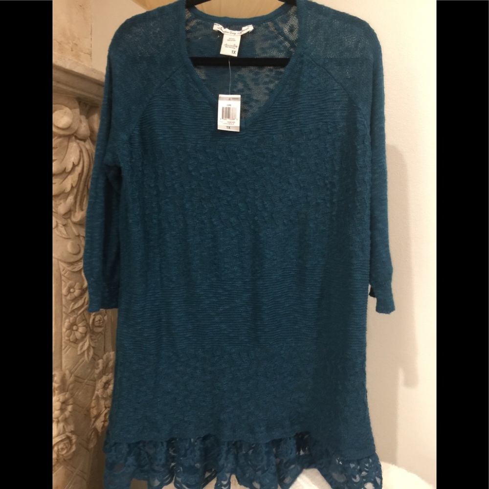 American Rag V-neck 💯%Cotton Blouse w/Lace  NWT